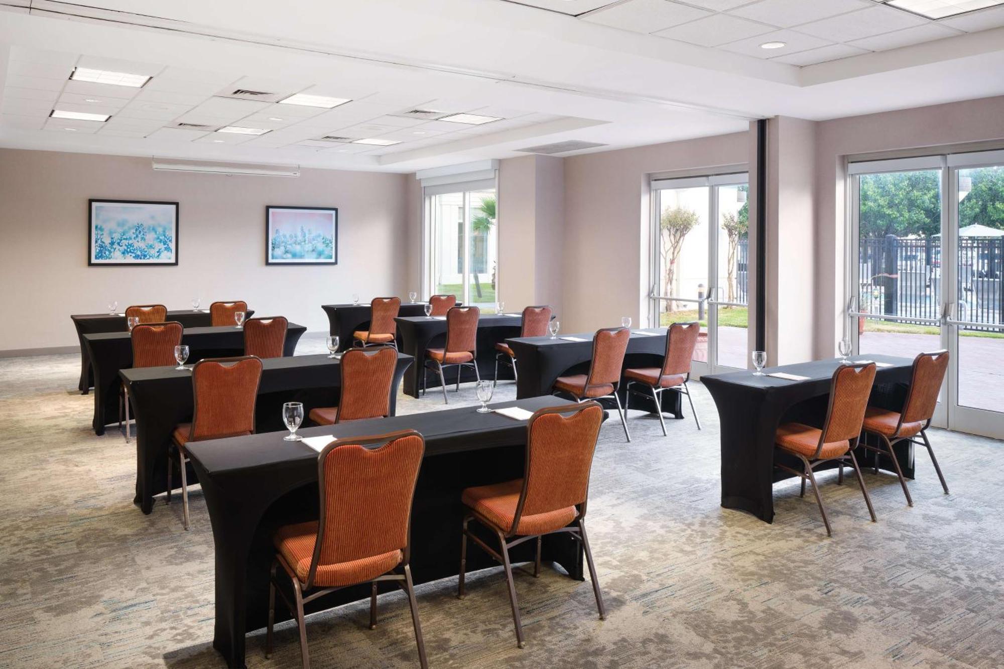 Hilton Garden Inn Houston/Bush Intercontinental Airport Экстерьер фото